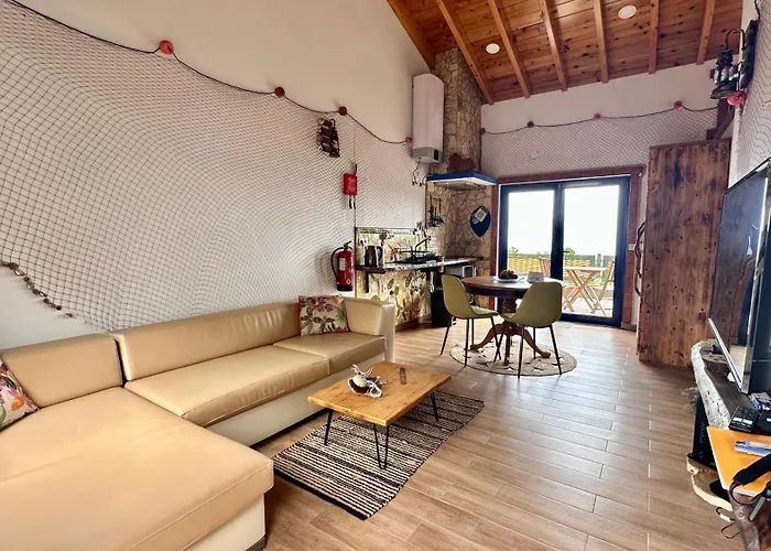 Flora E Fauna House * Biscoitos (Terceira)